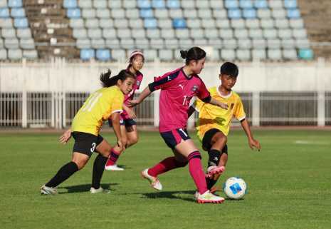 女子サッカー部 ミャンマーを訪問