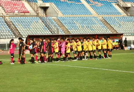 女子サッカー部 ミャンマーを訪問